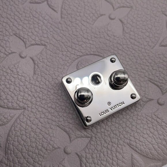 LOUIS VUITTON Portefeuille Sarah Metis Monogram Empreinte Leather Bloom Grey - Picture 6 of 11